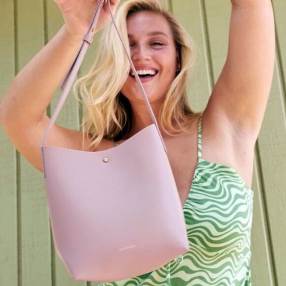NWOT SAMARA Pink Peony Vegan Leather Medium Shoulder Crossbody Bag - Picture 1 of 5
